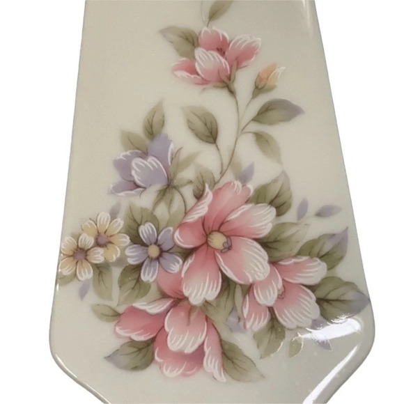 VINTAGE Porcelain White Spatula with Floral Motif - Picture 3 of 5